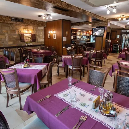 Hotel Family Familia Trjawna